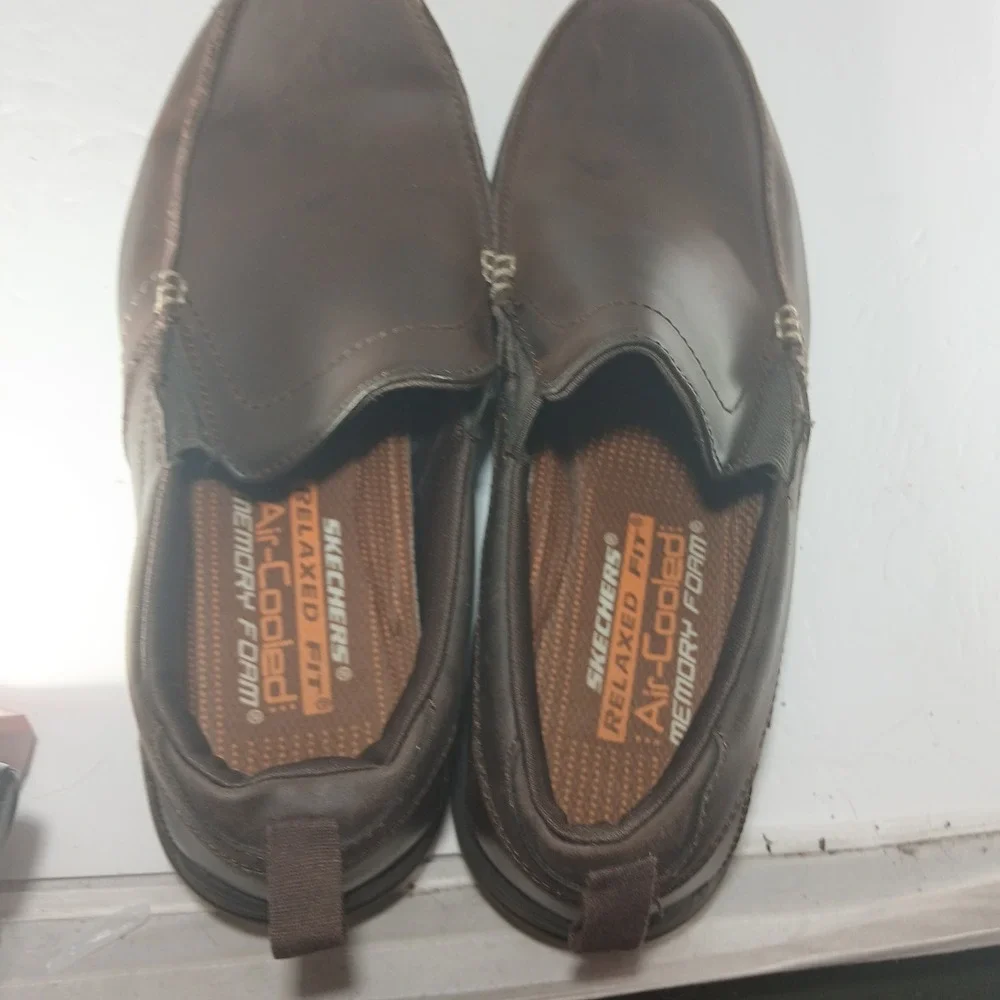 Skechers Relaxed Fit Loafers 9 Dark Brown Leather Air-Cooled Memory‎ Foam 56298